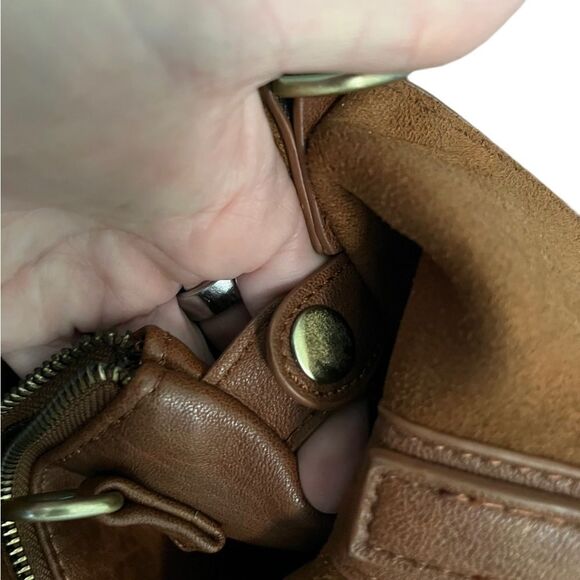 Antik Kraft Large Brown Vegan 2 in 1 Tote with Crossbody Pouch - Picture 10 of 12